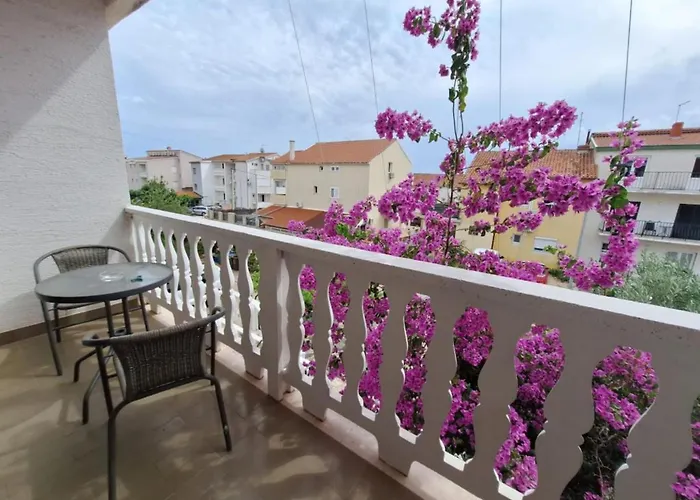 Apartman Esto - One Bedroom With Balcony 2