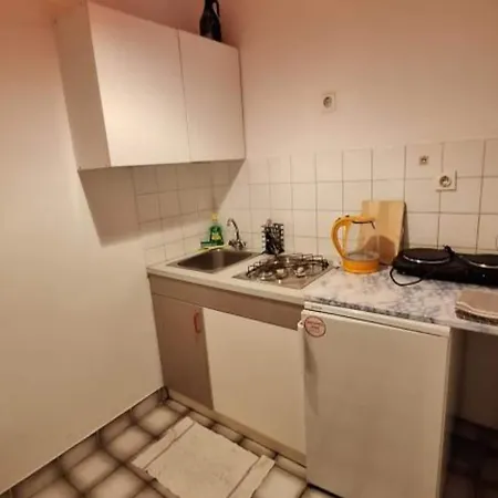 Esto - One Bedroom With Balcony 2 *