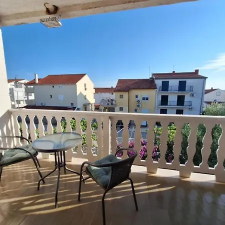 Апартаменты Esto - One Bedroom With Balcony 2