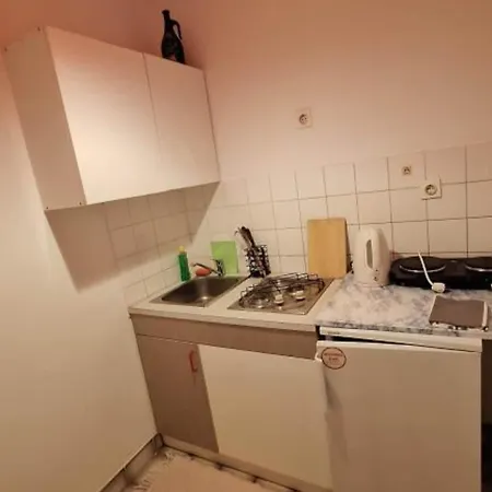 Esto - One Bedroom With Balcony 2 Апартаменты