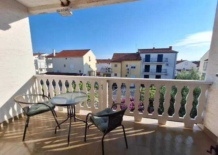 Апартаменты Esto - One Bedroom With Balcony 2